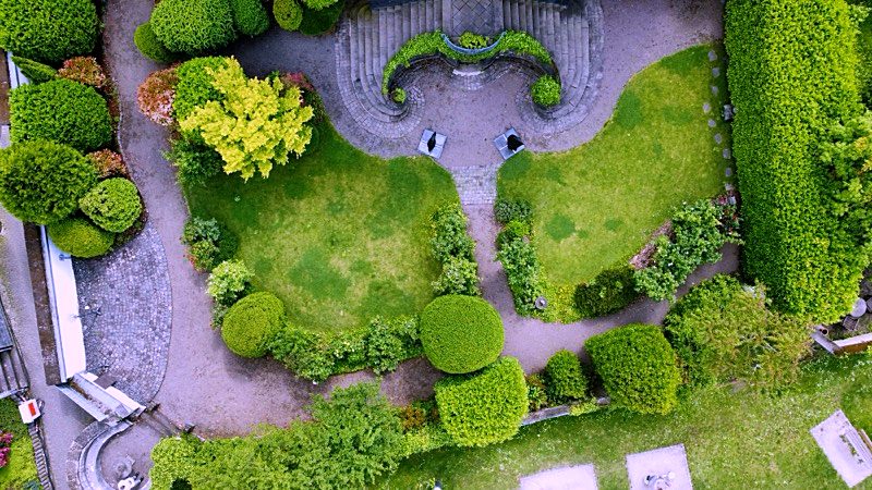 Formgarten der Villa Michels aus der Drohnenperspektive